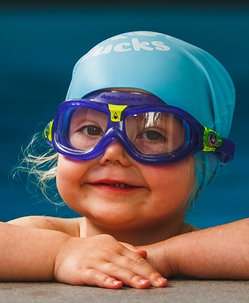 Aquasphere Seal Jr Goggles with free Care Kit!